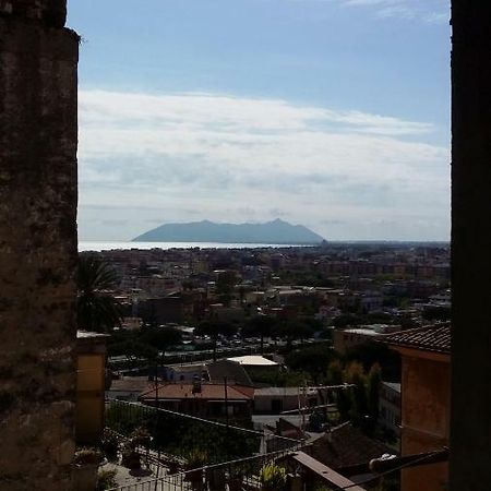 Torrione San Lorenzo I แตร์ราชินา ภายนอก รูปภาพ